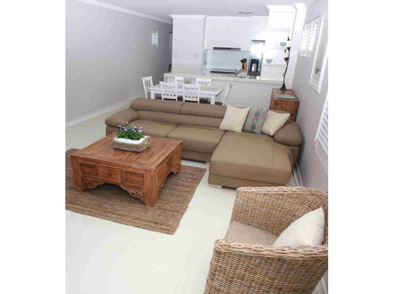 Unit 6,  The Waves, 8 Miller Street, Bargara QLD 4670