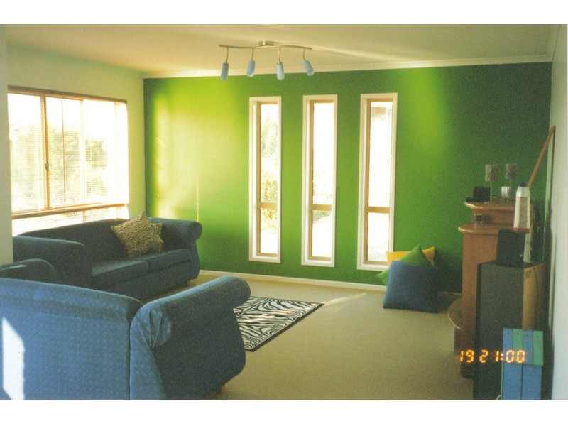 18 The Strand East, Thabeban QLD 4670