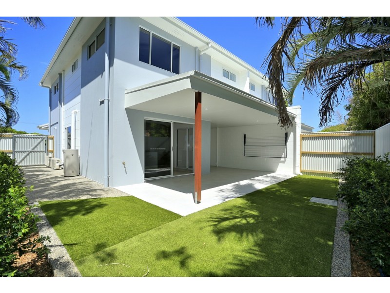 Units 2-4 @ 11 Holland Street, Bargara QLD 4670