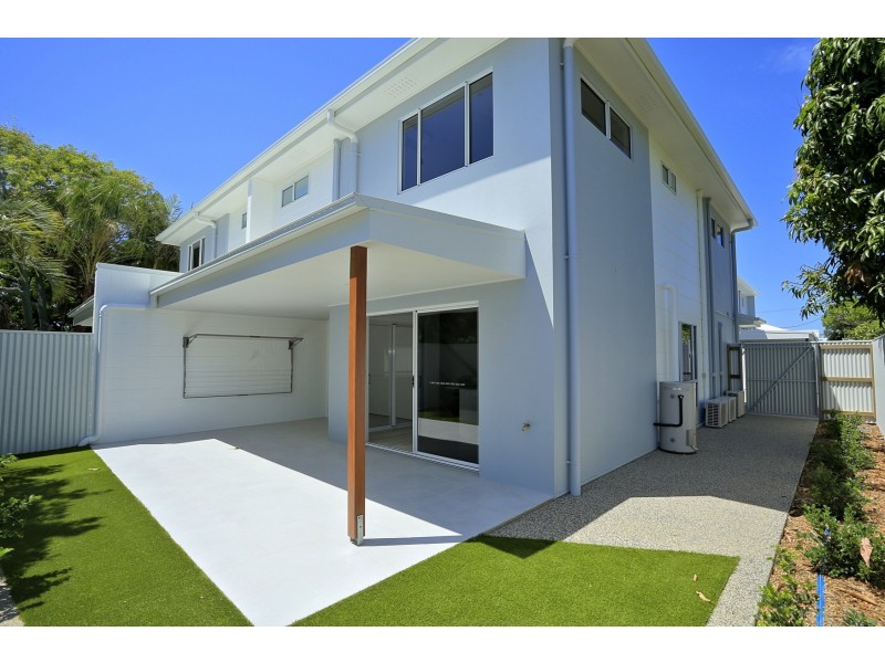Units 2-4 @ 11 Holland Street, Bargara QLD 4670