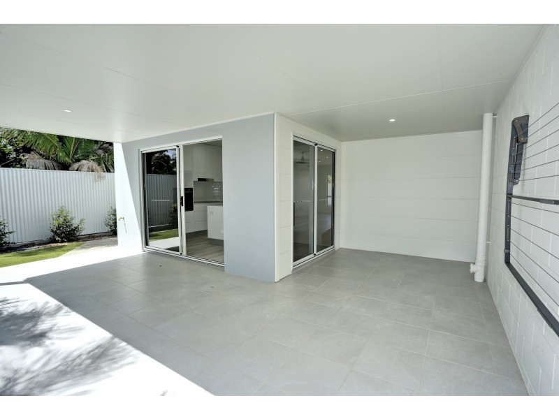 Units 2-4 @ 11 Holland Street, Bargara QLD 4670