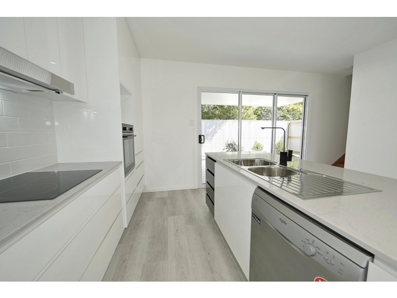 Units 2-4 @ 11 Holland Street, Bargara QLD 4670