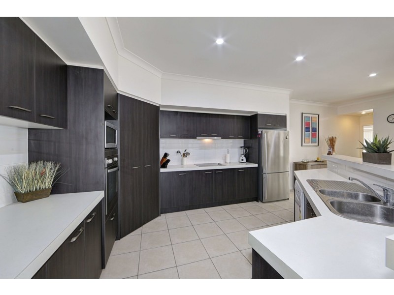 6 Breeze Drive, Bargara QLD 4670