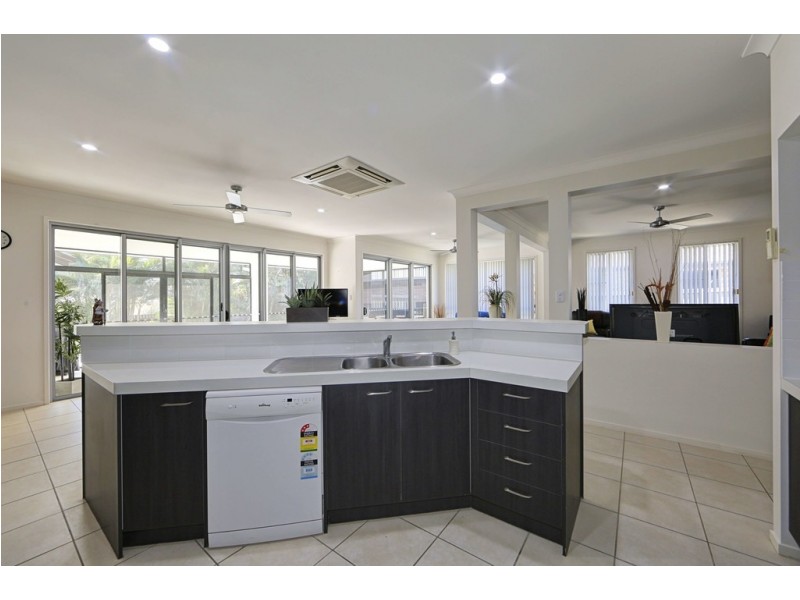 6 Breeze Drive, Bargara QLD 4670