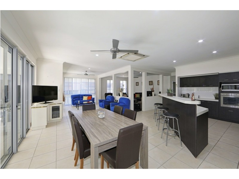 6 Breeze Drive, Bargara QLD 4670