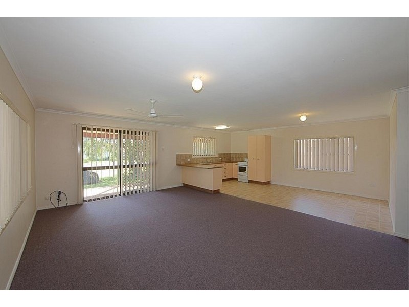 8 Leddy Crescent, Bargara QLD 4670