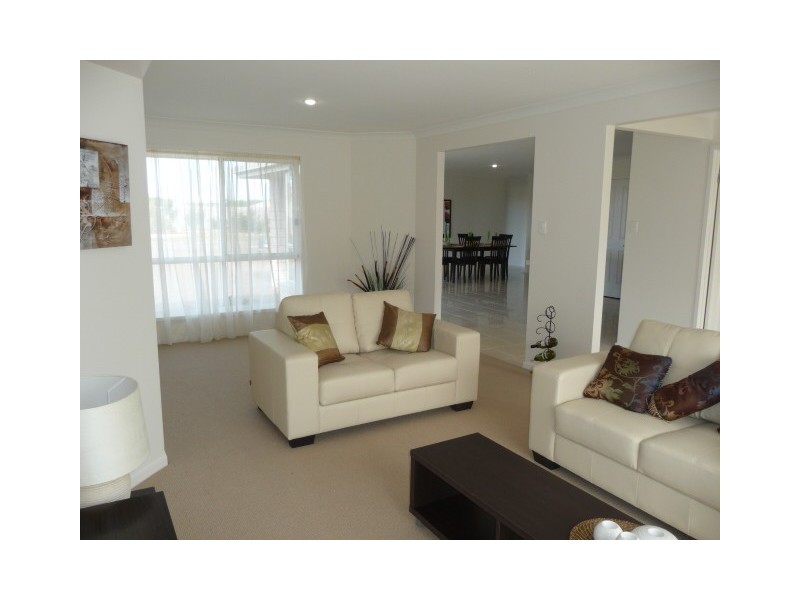 20  Avalon Street, Burnett Heads QLD 4670