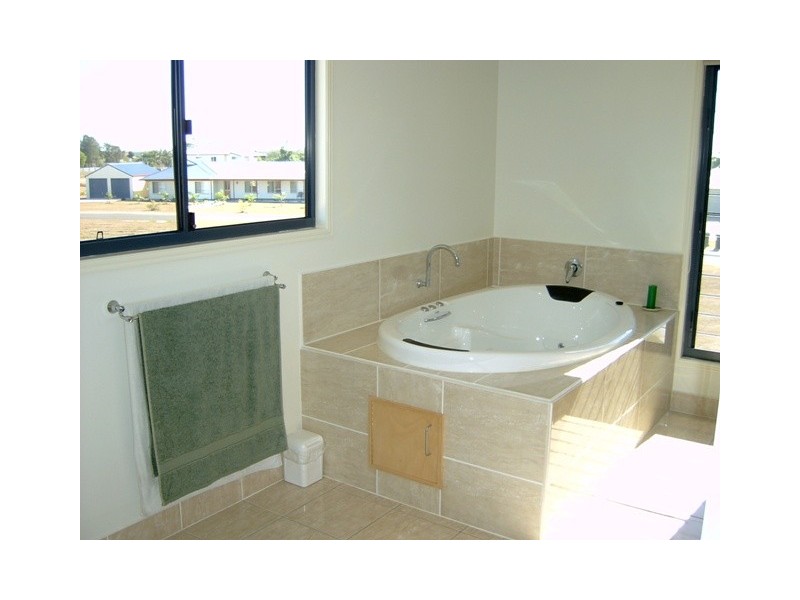 Innes Park QLD 4670