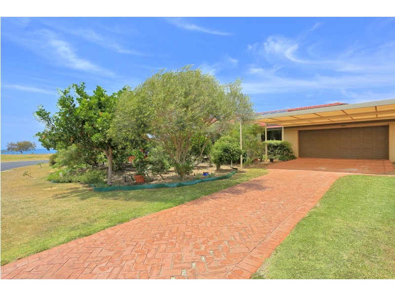 13 Sea Esplanade, Elliott Heads QLD 4670