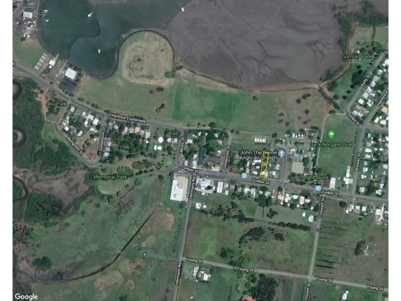 21 Zunker Street, Burnett Heads QLD 4670