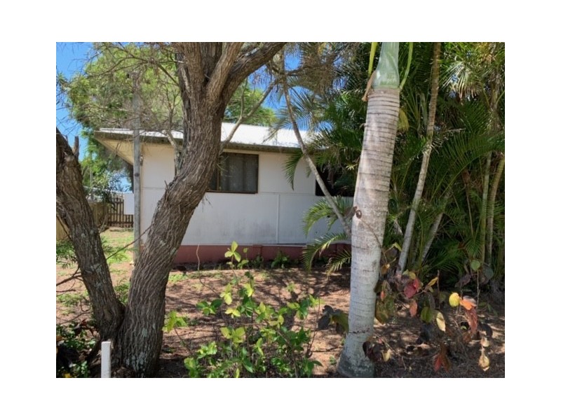 21 Zunker Street, Burnett Heads QLD 4670