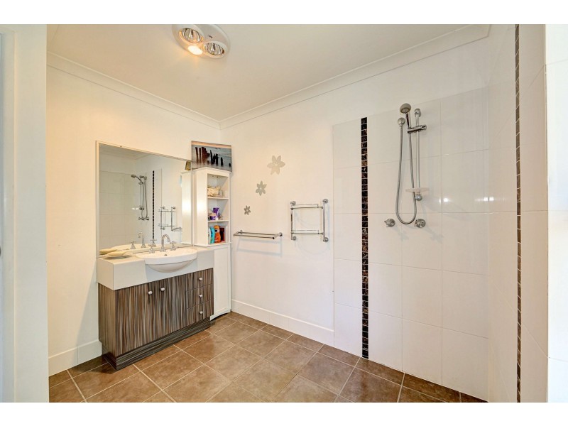 27 Innes Park Road, Innes Park QLD 4670