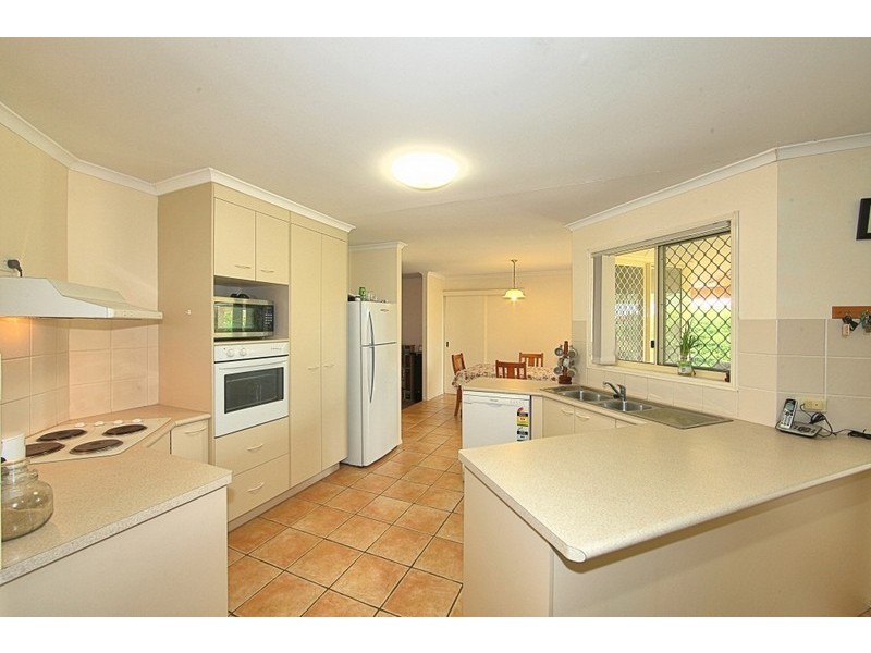 21 Peggy Drive, Coral Cove QLD 4670