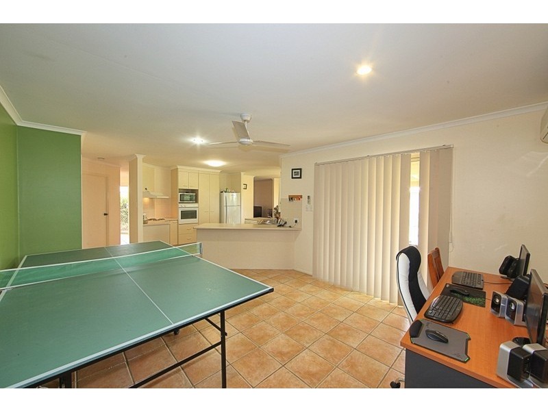 21 Peggy Drive, Coral Cove QLD 4670