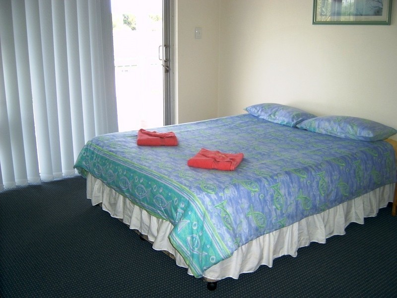 Unit 2, Coral Coast Plaza, 20 Bauer Street, Bargara QLD 4670