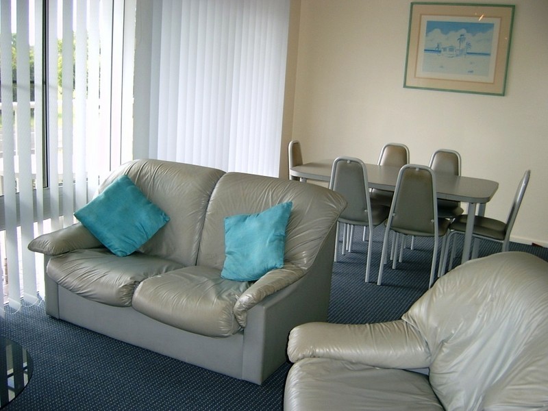 Unit 2, Coral Coast Plaza, 20 Bauer Street, Bargara QLD 4670