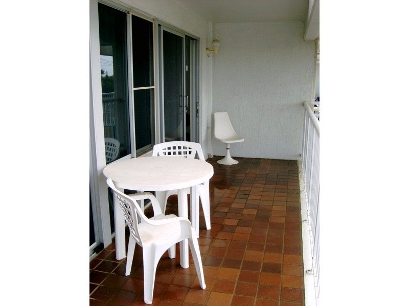 Unit 2, Coral Coast Plaza, 20 Bauer Street, Bargara QLD 4670