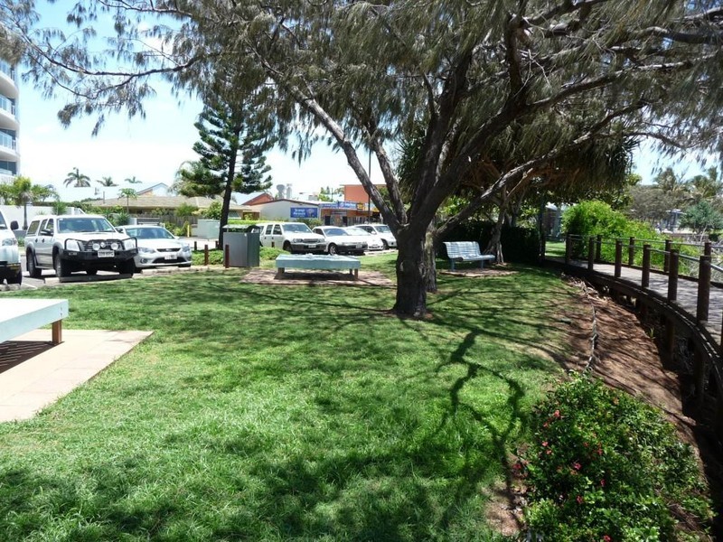 Unit 2, Coral Coast Plaza, 20 Bauer Street, Bargara QLD 4670