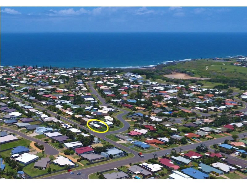 69 Wilfred Street, Bargara QLD 4670