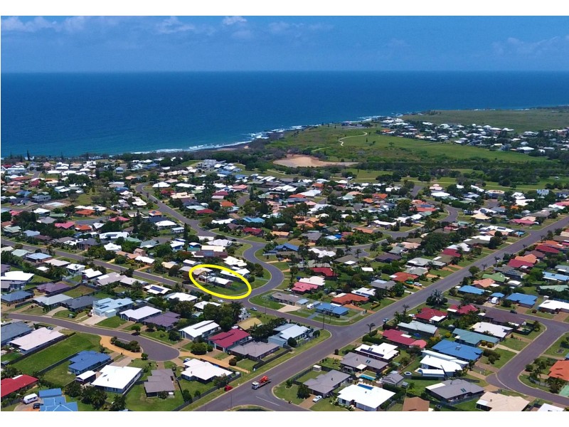 69 Wilfred Street, Bargara QLD 4670