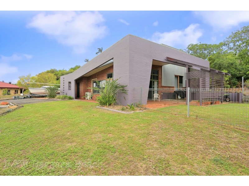 2 Finemore Crescent, Qunaba QLD 4670