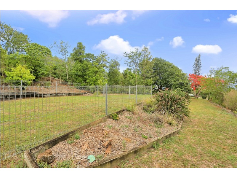 2 Finemore Crescent, Qunaba QLD 4670