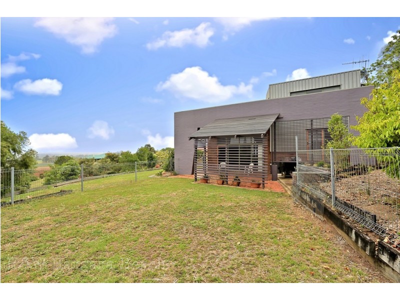 2 Finemore Crescent, Qunaba QLD 4670