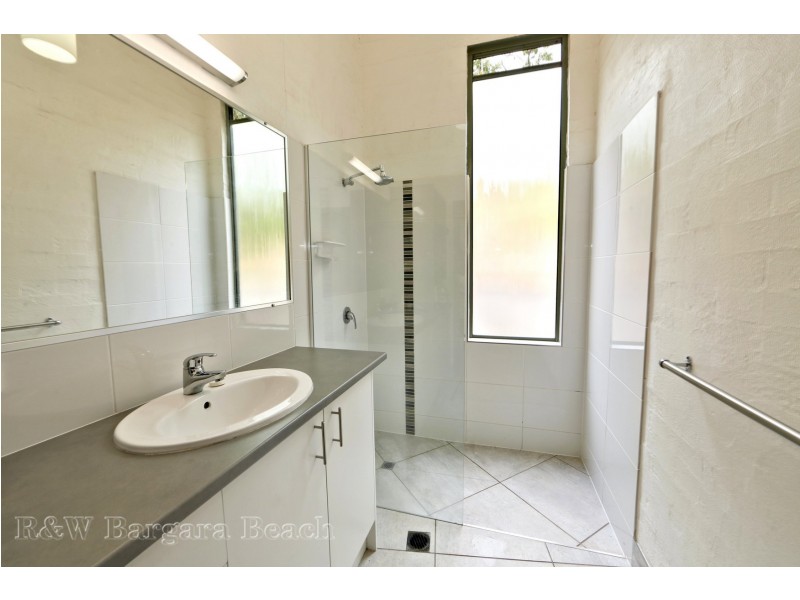 2 Finemore Crescent, Qunaba QLD 4670