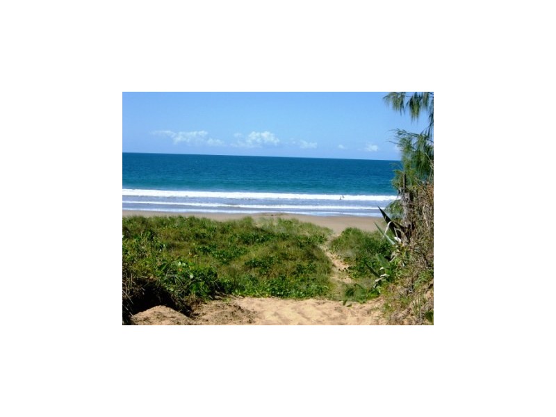 Unit 2 Oceancourt 6 Miller Street, Bargara QLD 4670