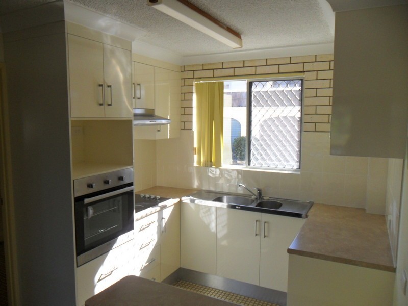 Unit 2 Oceancourt 6 Miller Street, Bargara QLD 4670