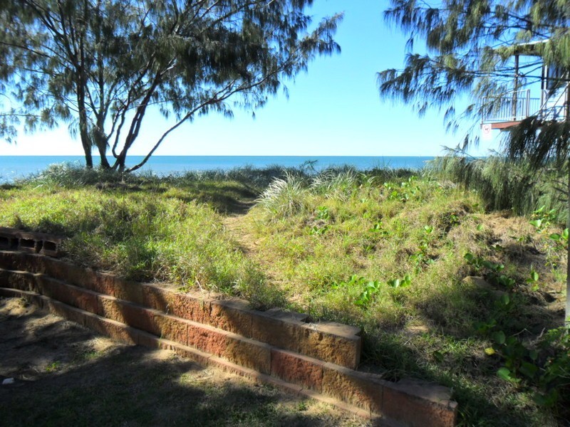 Unit 2 Oceancourt 6 Miller Street, Bargara QLD 4670