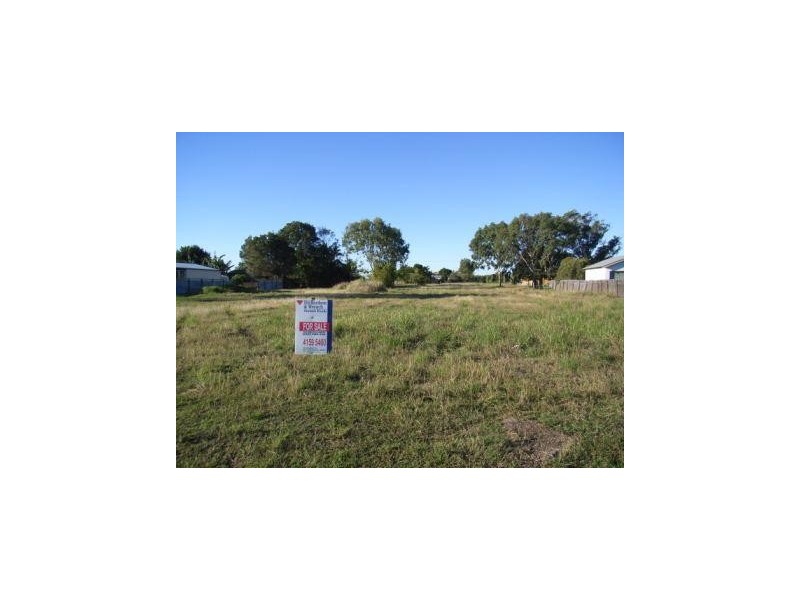 34 Wave Street, Burnett Heads QLD 4670