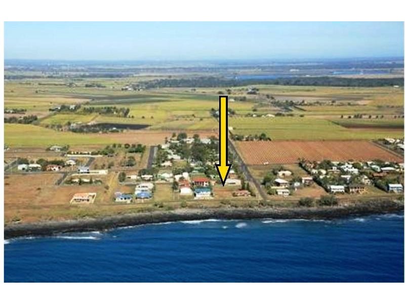 127 Sea Esplanade, Burnett Heads QLD 4670
