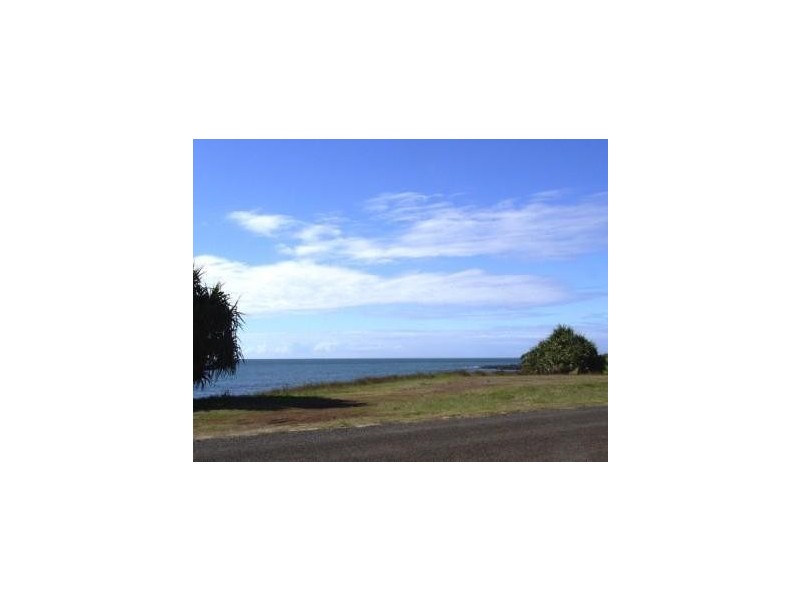 127 Sea Esplanade, Burnett Heads QLD 4670
