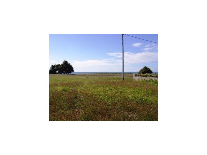 127 Sea Esplanade, Burnett Heads QLD 4670