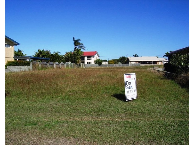 127 Sea Esplanade, Burnett Heads QLD 4670