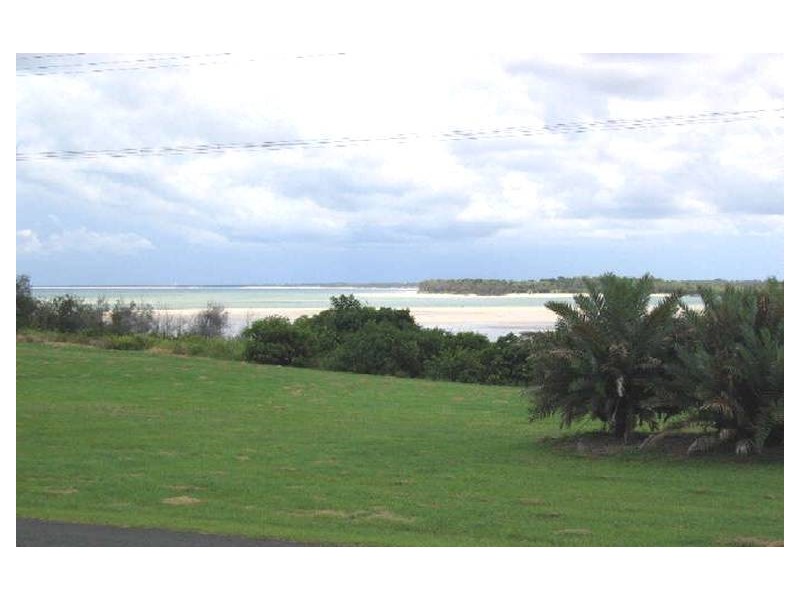 39 Bluewater Drive, Elliott Heads QLD 4670