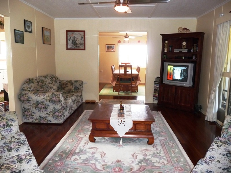 51 Hoffmans Road, Burnett Heads QLD 4670