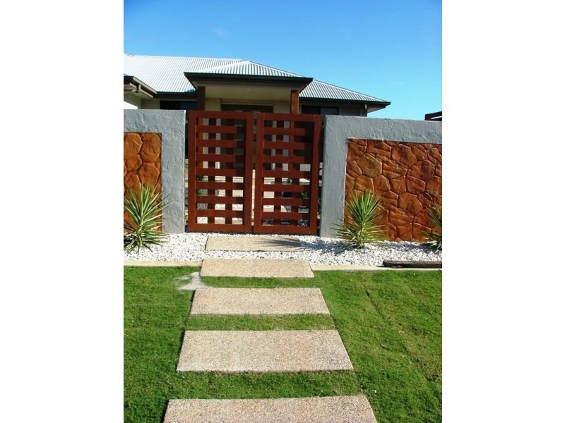 223 Barolin Esplanade, Coral Cove QLD 4670