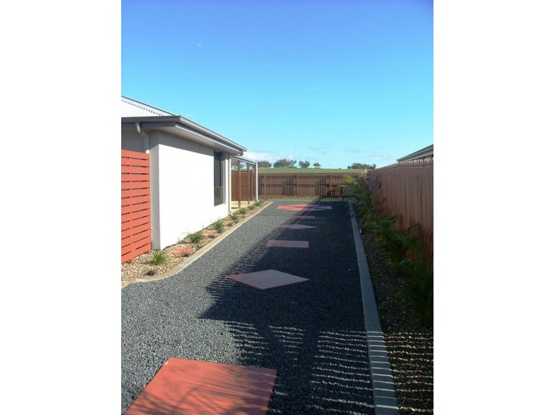 223 Barolin Esplanade, Coral Cove QLD 4670