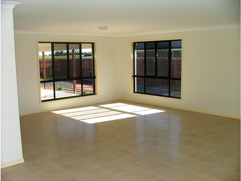 223 Barolin Esplanade, Coral Cove QLD 4670