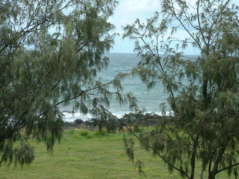 223 Barolin Esplanade, Coral Cove QLD 4670