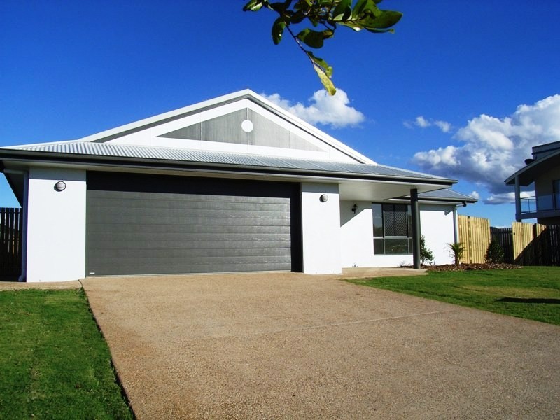 43 Bisdee Street, Coral Cove QLD 4670
