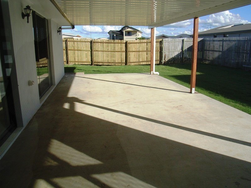 43 Bisdee Street, Coral Cove QLD 4670