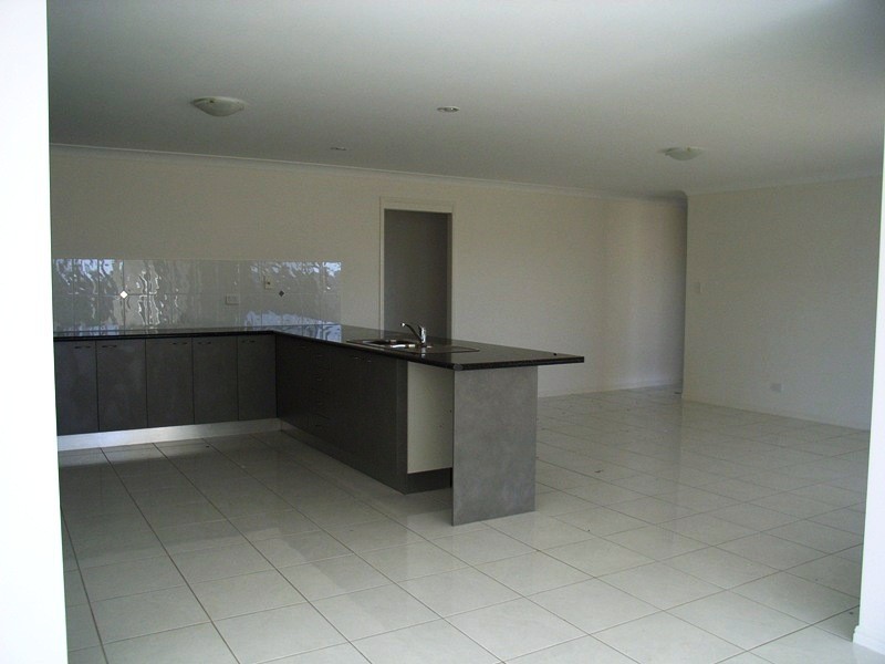 43 Bisdee Street, Coral Cove QLD 4670