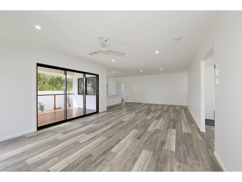 1/157 Hughes Road, Bargara QLD 4670