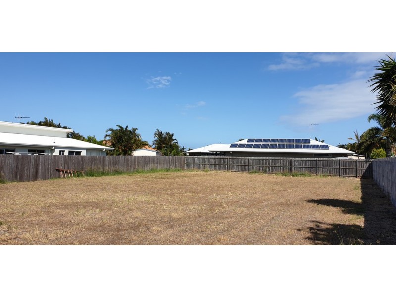 8 Evas Way, Bargara QLD 4670