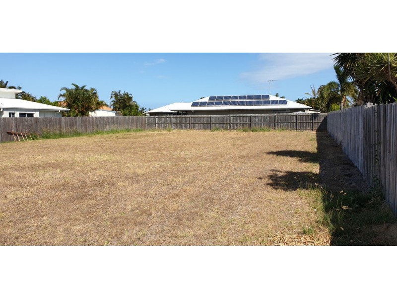 8 Evas Way, Bargara QLD 4670
