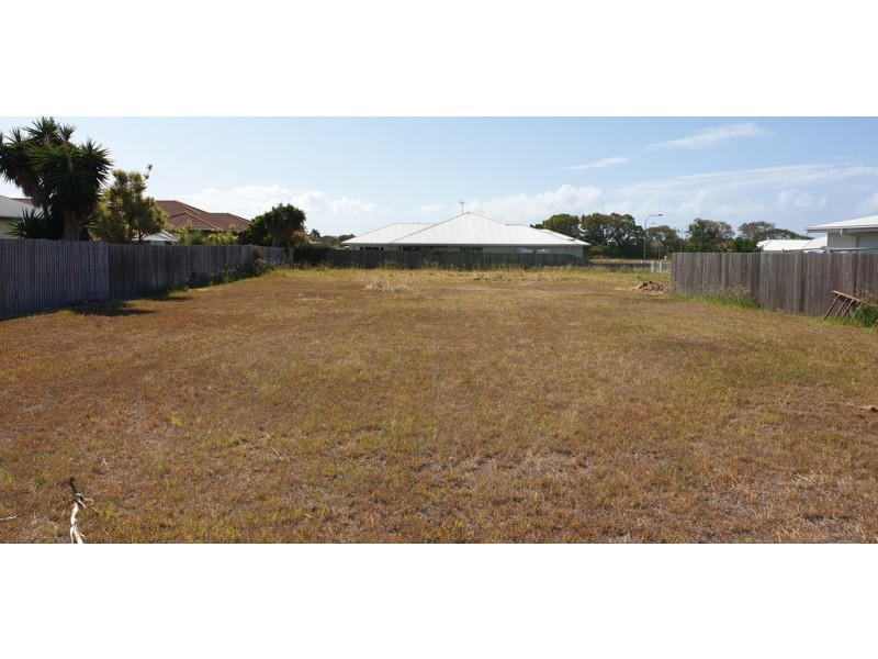 8 Evas Way, Bargara QLD 4670