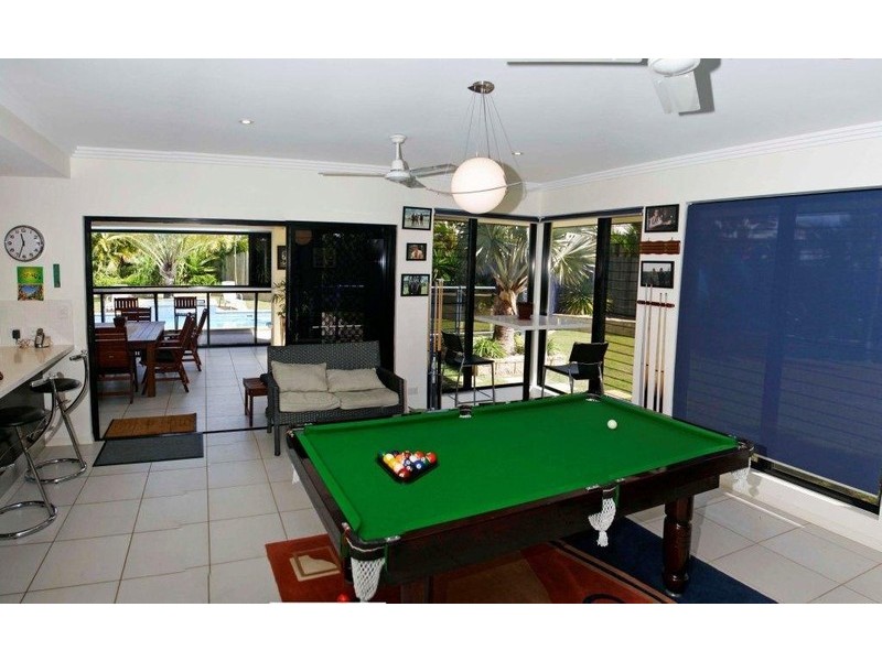 7 Tuckeroo Close, Coral Cove QLD 4670